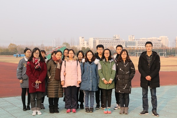 12.2 “美化校园微公益“志愿服务部 白亚杰  (1).JPG