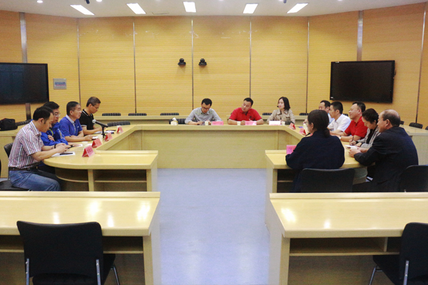 张乐(1).jpg 张乐(1).jpg