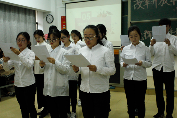 摄影部1806陈逸行7.jpg 摄影部1806陈逸行7.jpg