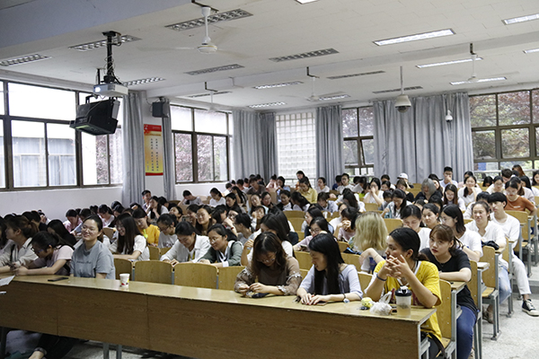 7月2日  15级考研学生暑假留校工作部署大会   秦润东 (2).JPG