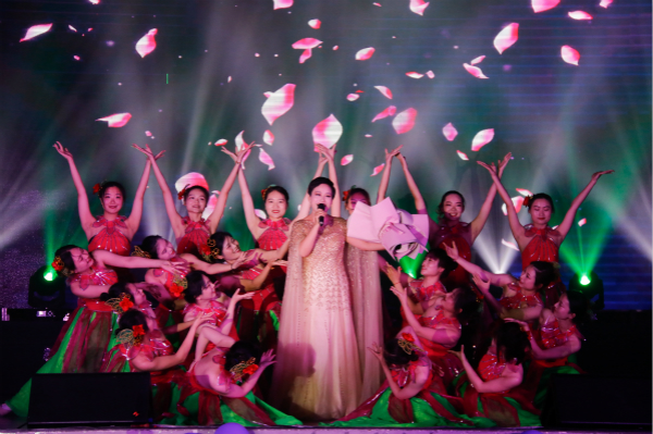 学前晚会 1601 周临秋 修图8.jpg