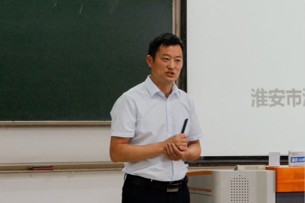 讲座 守正与创新 1601周临秋(2)_meitu_2.jpg 讲座 守正与创新 1601周临秋(2)_meitu_2.jpg