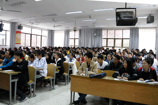 摄影部1802班俞梦琴(3).gif 摄影部1802班俞梦琴(3).gif