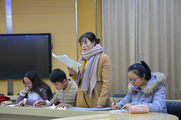 12月3日“行知杯”辩论赛决赛1609杨启宁_副本.jpg 12月3日“行知杯”辩论赛决赛1609杨启宁_副本.jpg