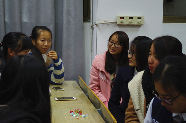 2016.11.17教科院自管会成员大会  游戏.JPG