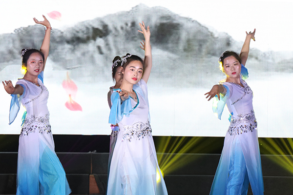 张舒婷 (15)修.jpg 张舒婷 (15)修.jpg