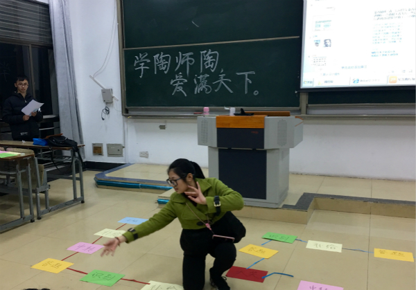 新疆舞展示  刘悦摄_meitu_2.jpg