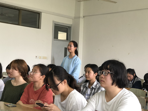 图为“钱敏同学作为淮安人说说她心中的周总理”,邓铭煜摄_副本.jpg 图为“钱敏同学作为淮安人说说她心中的周总理”,邓铭煜摄_副本.jpg